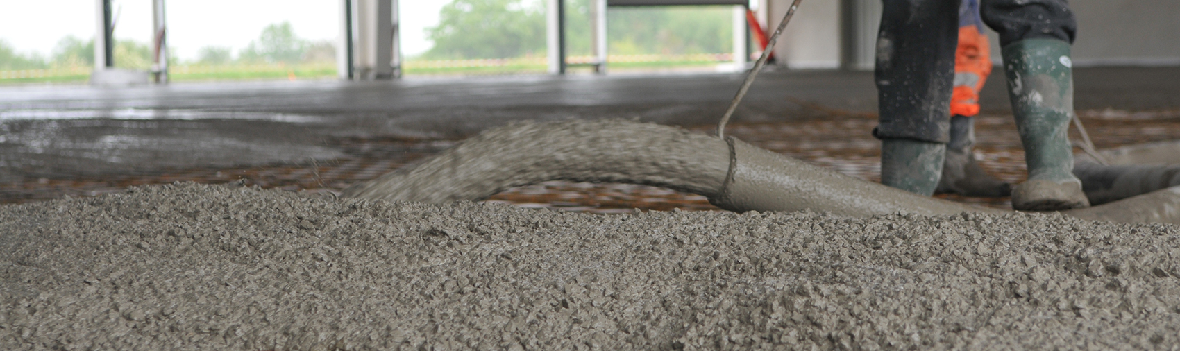 Mise en place de béton prêt à l'emploi structurel (BPE) à Chartres en Eure-et-Loir (28) - SMBP.